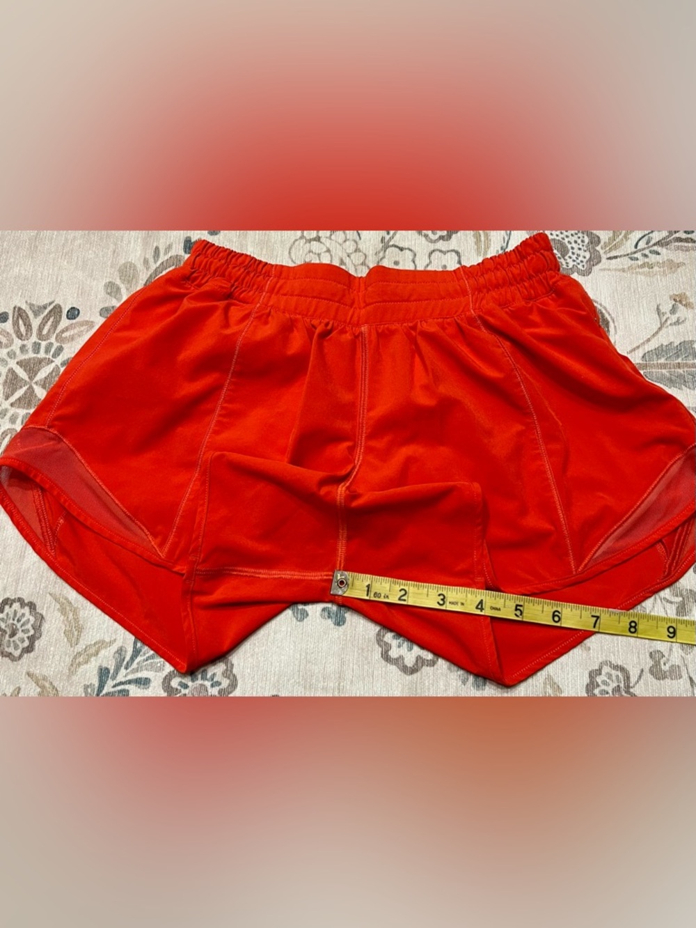 Lululemon Hotty Hot Short II *Long 4"
Red Size 4 - Picture 6 of 7